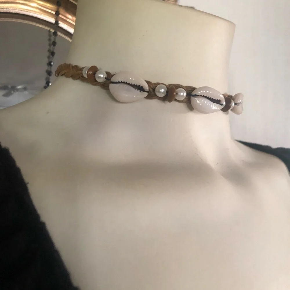 Cowrie Shell & Faux Pearl Choker Necklace